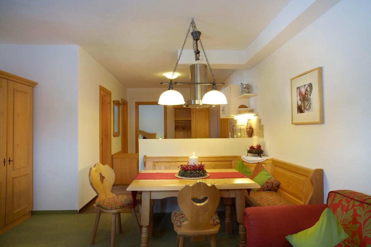 Landhaus Alpensonne Schattwald Pokoj fotografie
